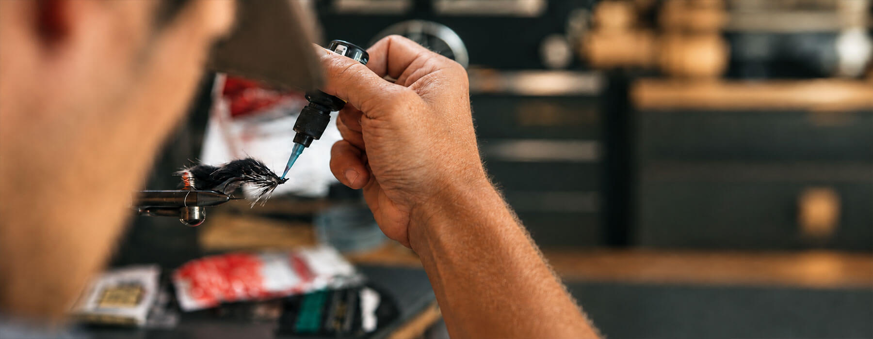 fly-tying-desktop.jpg